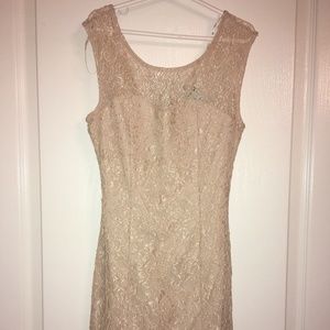 Lace bodycon dress